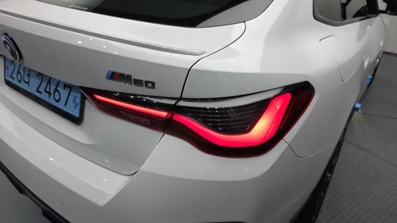 BMW i4