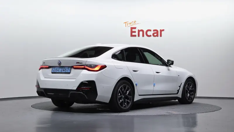 BMW i4