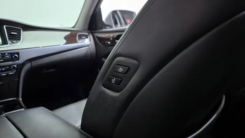 Hyundai Equus