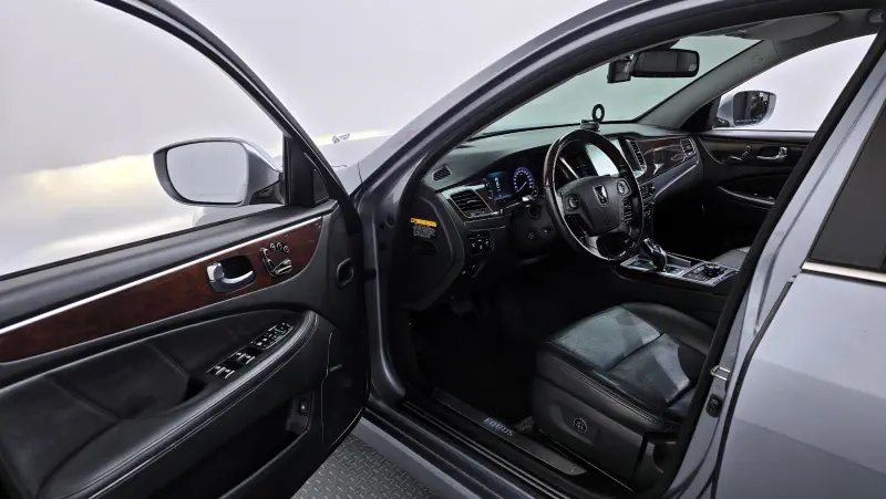 Hyundai Equus