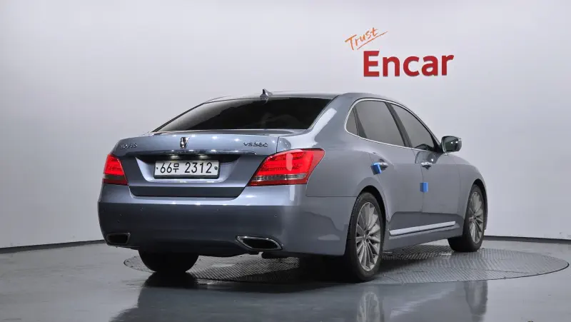 Hyundai Equus