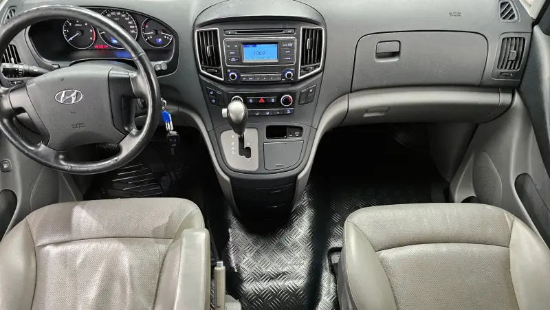 Hyundai Grand Starex