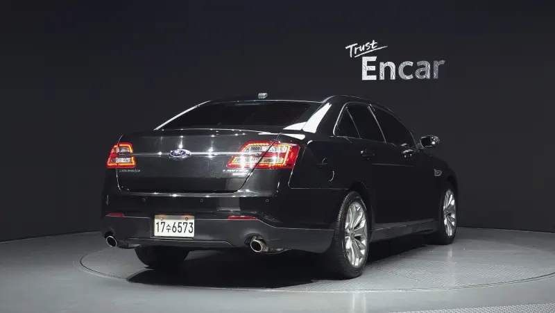 Ford Taurus