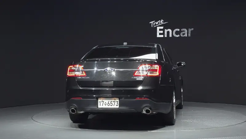 Ford Taurus