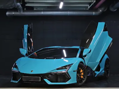 Lamborghini Revuelto