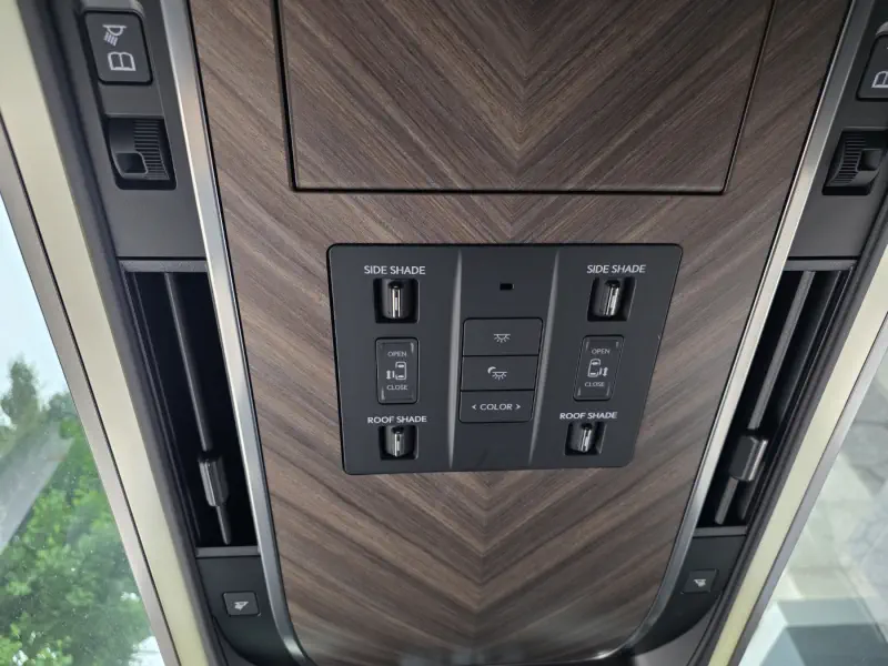 Lexus LM500h