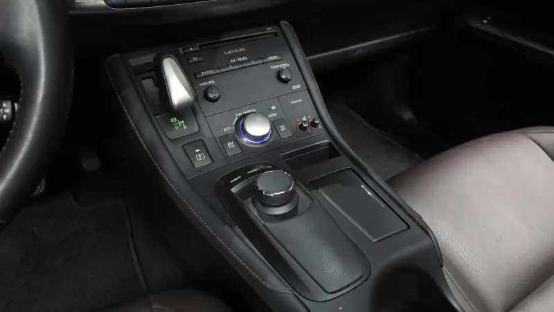 Lexus CT200h
