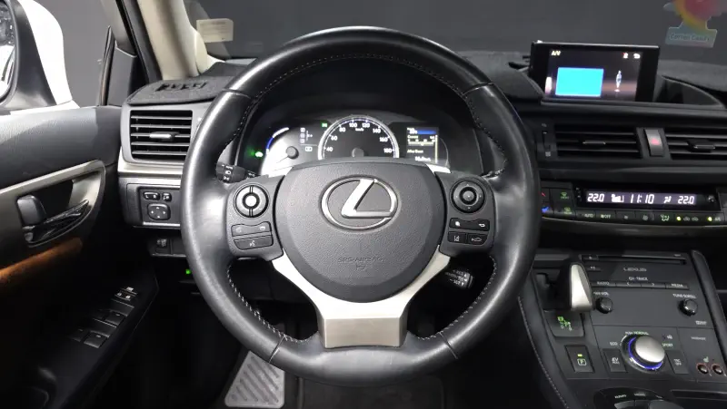 Lexus CT200h