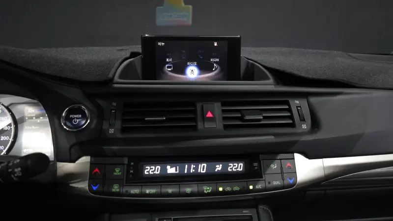 Lexus CT200h