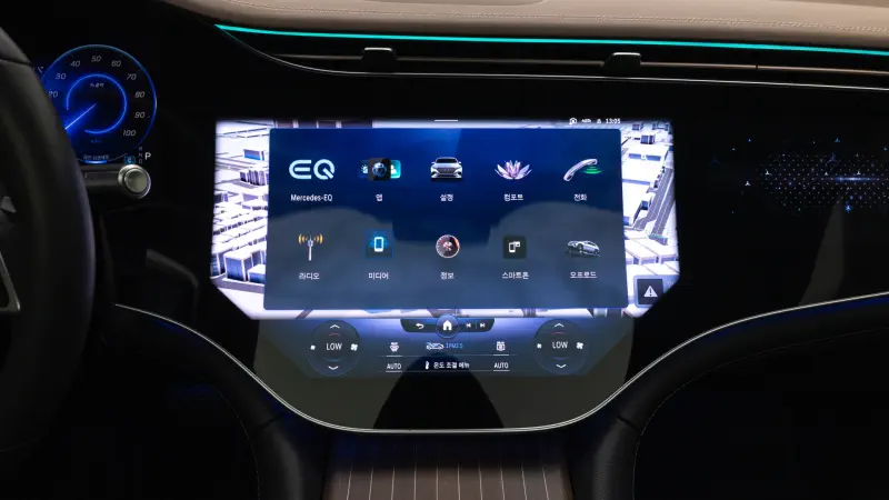 Mercedes-Benz EQS SUV
