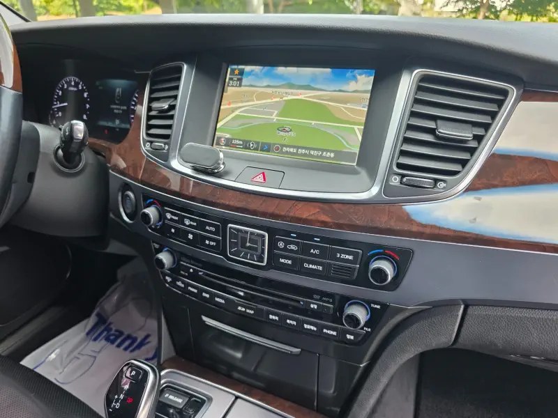 Hyundai Equus