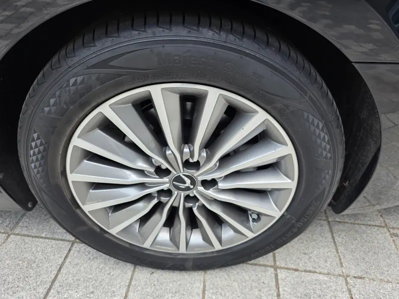 Hyundai Equus