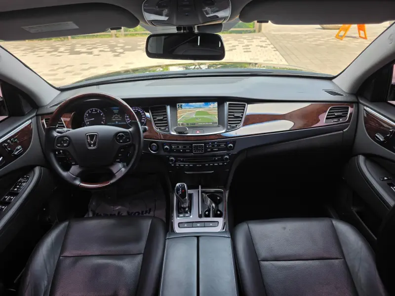 Hyundai Equus