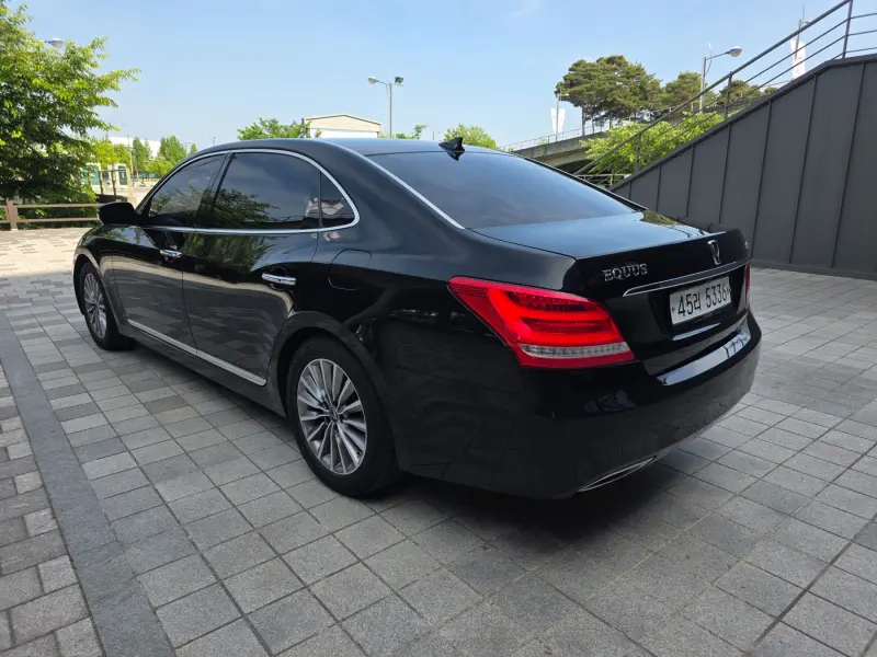 Hyundai Equus