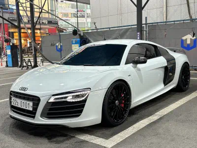 Audi R8