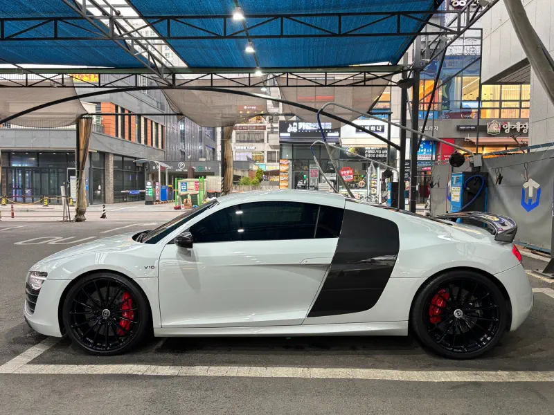 Audi R8