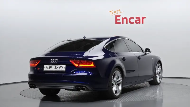 Audi S7