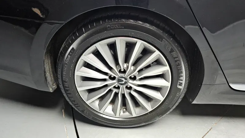 Hyundai Equus