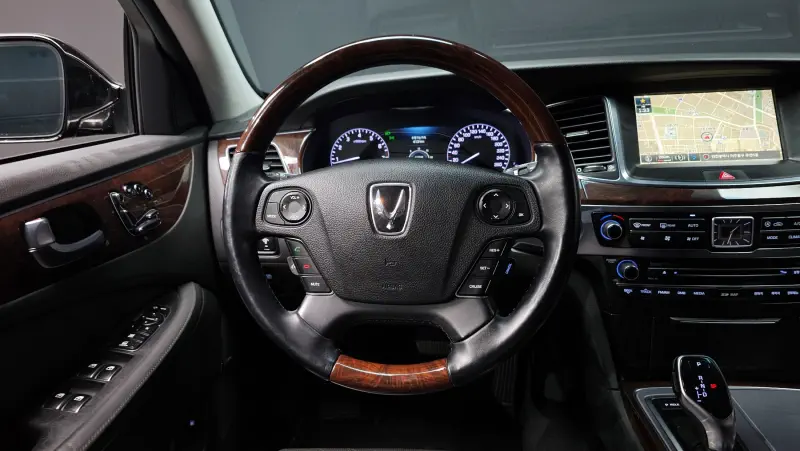 Hyundai Equus