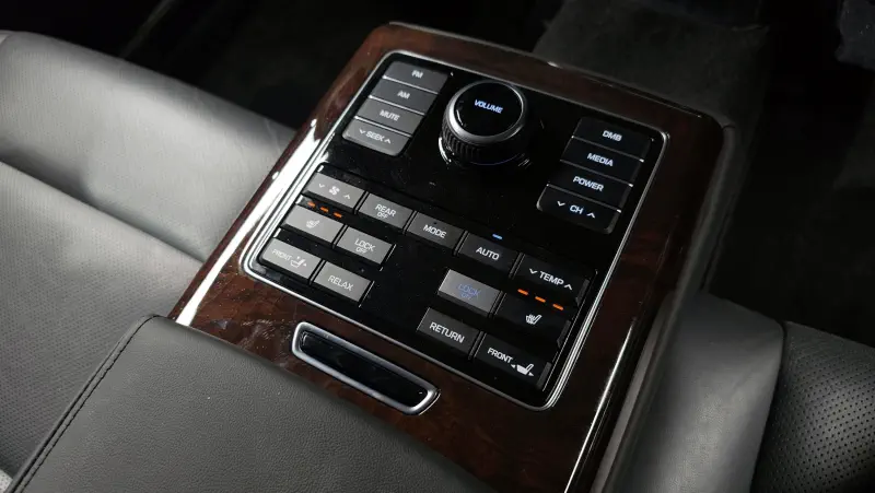 Hyundai Equus