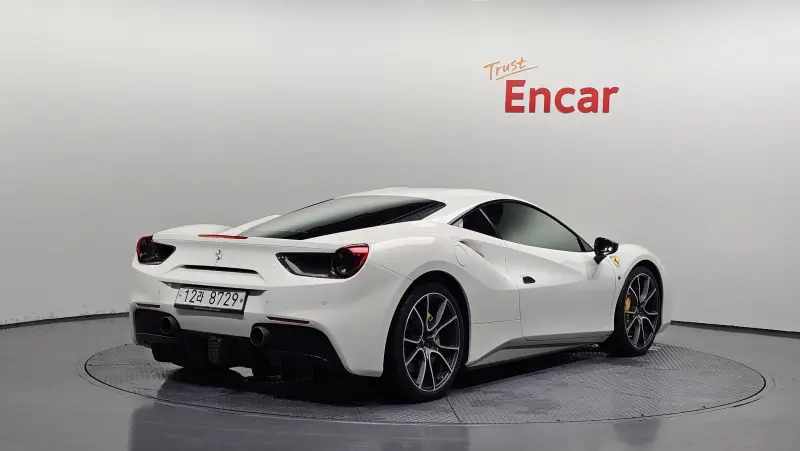 Ferrari 488