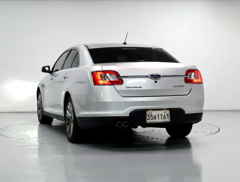 Ford Taurus