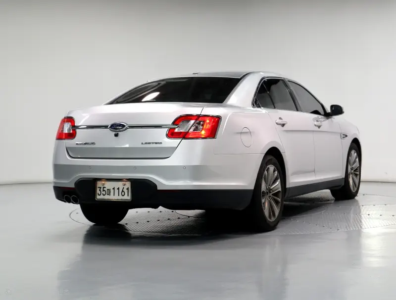 Ford Taurus