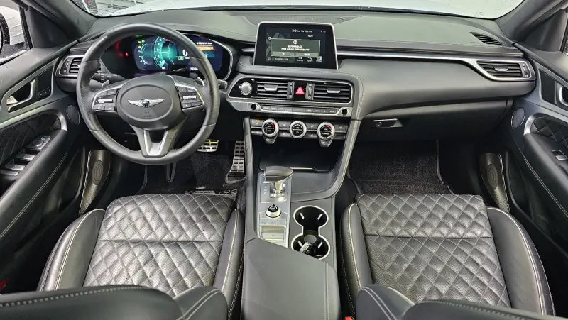 Genesis G70
