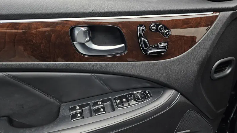 Hyundai Equus