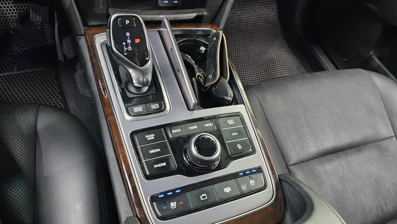 Hyundai Equus