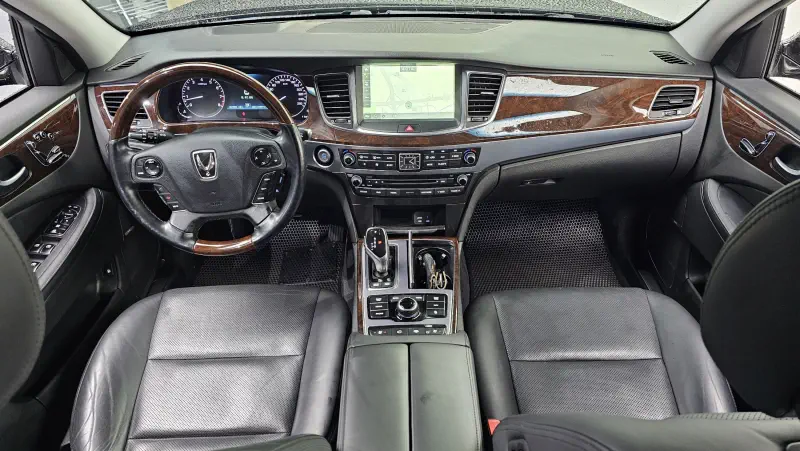 Hyundai Equus