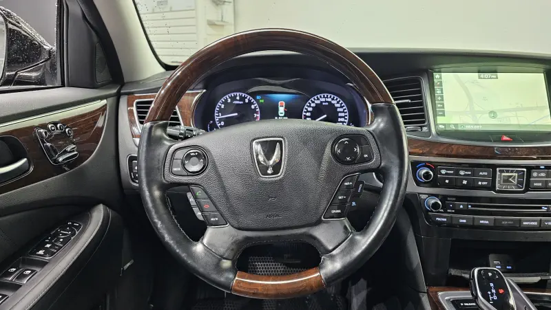 Hyundai Equus