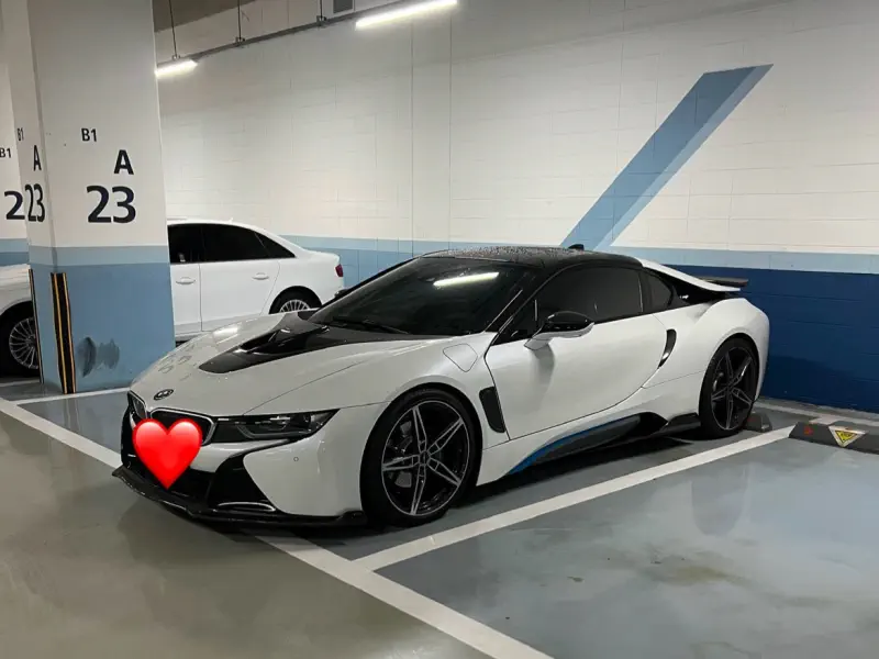BMW i8
