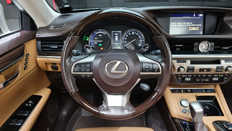 Lexus ES300h