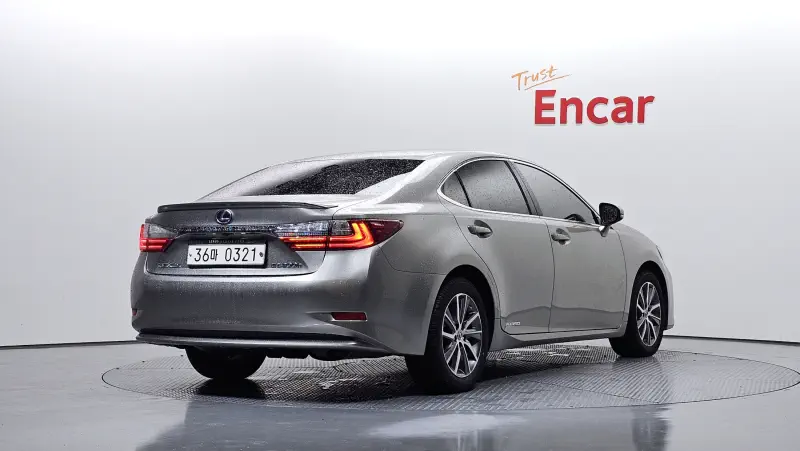 Lexus ES300h