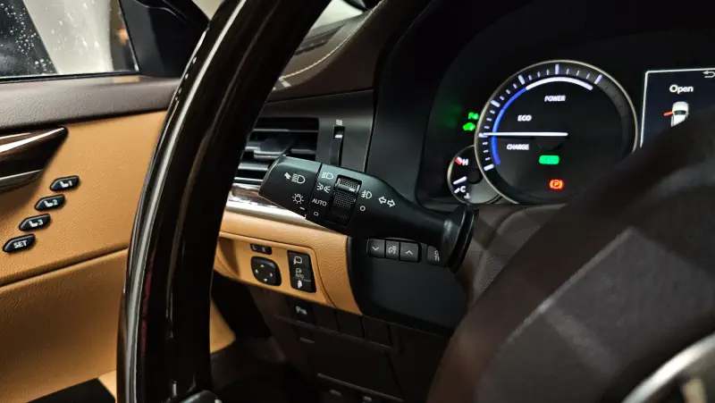 Lexus ES300h