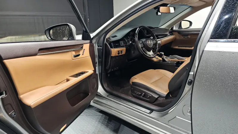 Lexus ES300h