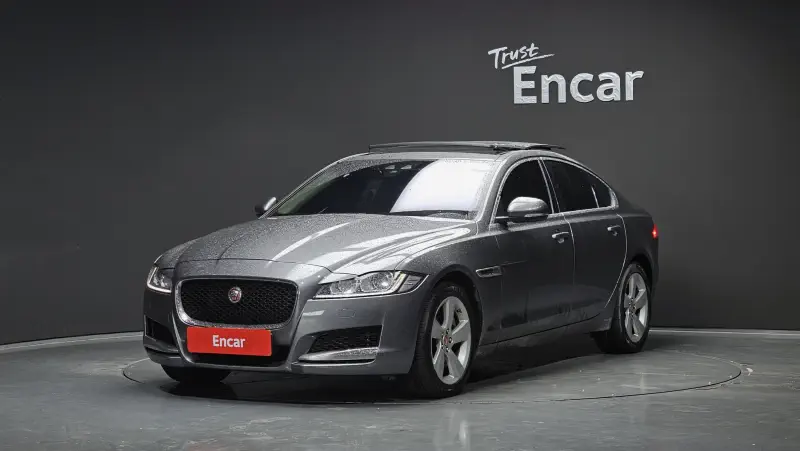 Jaguar XF