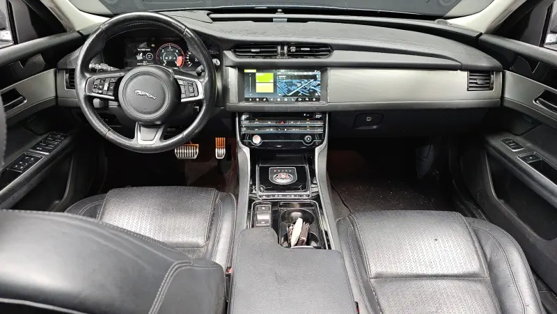 Jaguar XF