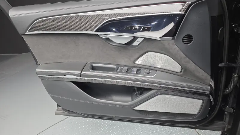 Audi S8