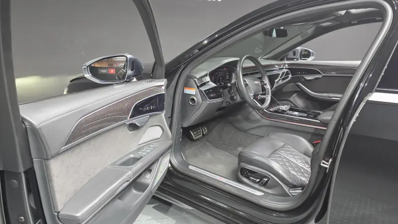 Audi S8
