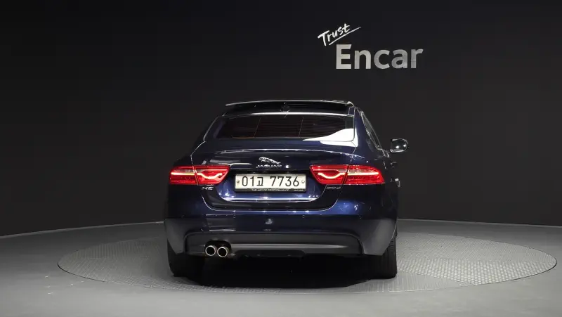 Jaguar XE