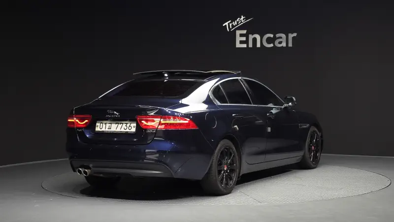 Jaguar XE