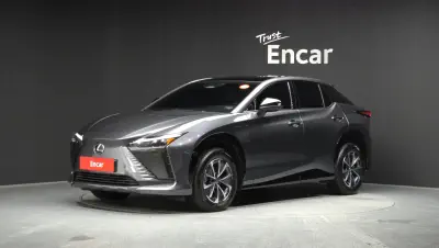 Lexus RZ450e