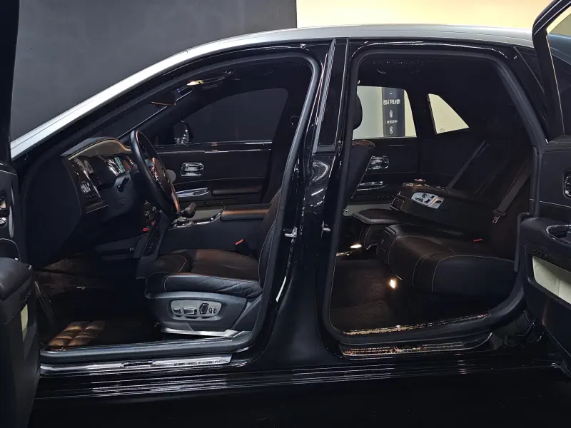 Rolls-Royce GHOST