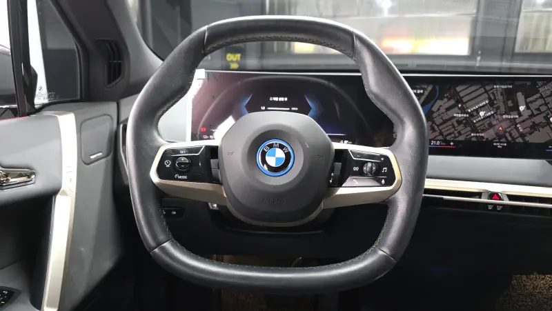 BMW iX