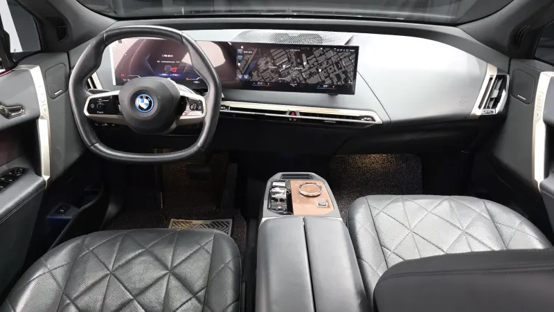 BMW iX