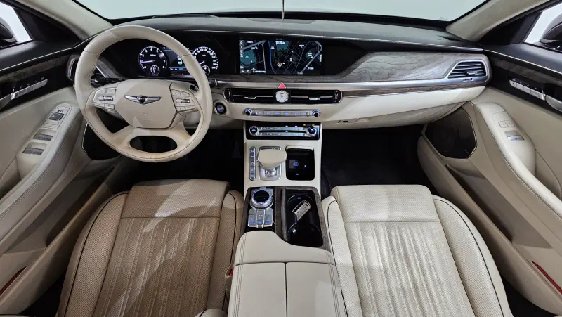 Genesis G90