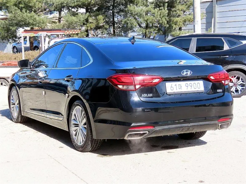 Hyundai Aslan
