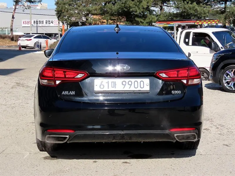Hyundai Aslan